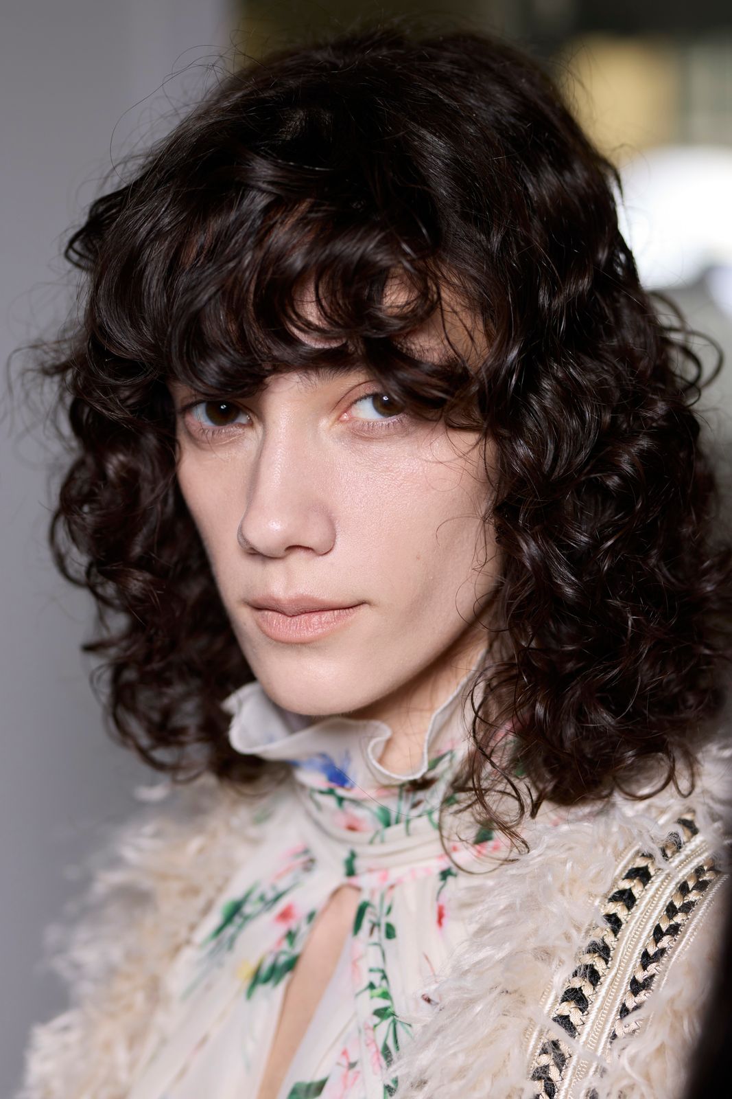 Front View Dark Brown Curly Shag With Curtain Bangs Front View Dark Brown Curly Shag With Curtain Bangs — Winter Hairstyles for Curly Hair