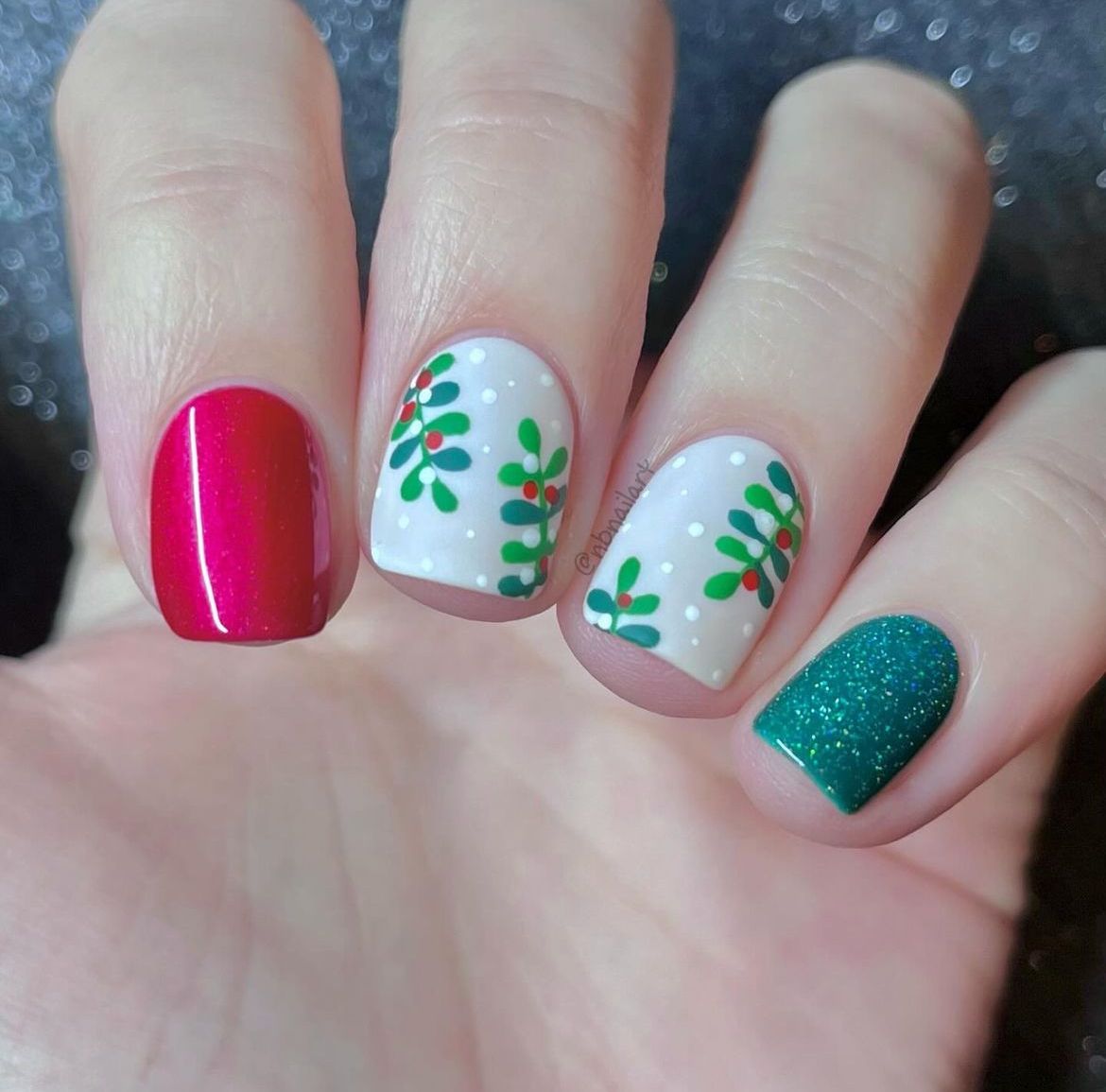 Christmas Visual Idea — Short Christmas Square Nails 2026