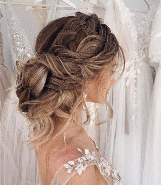 30 coiffures de mariage simples et chics : trouvez l'inspiration parfaite pour votre grand jour - Pin Me Crazy