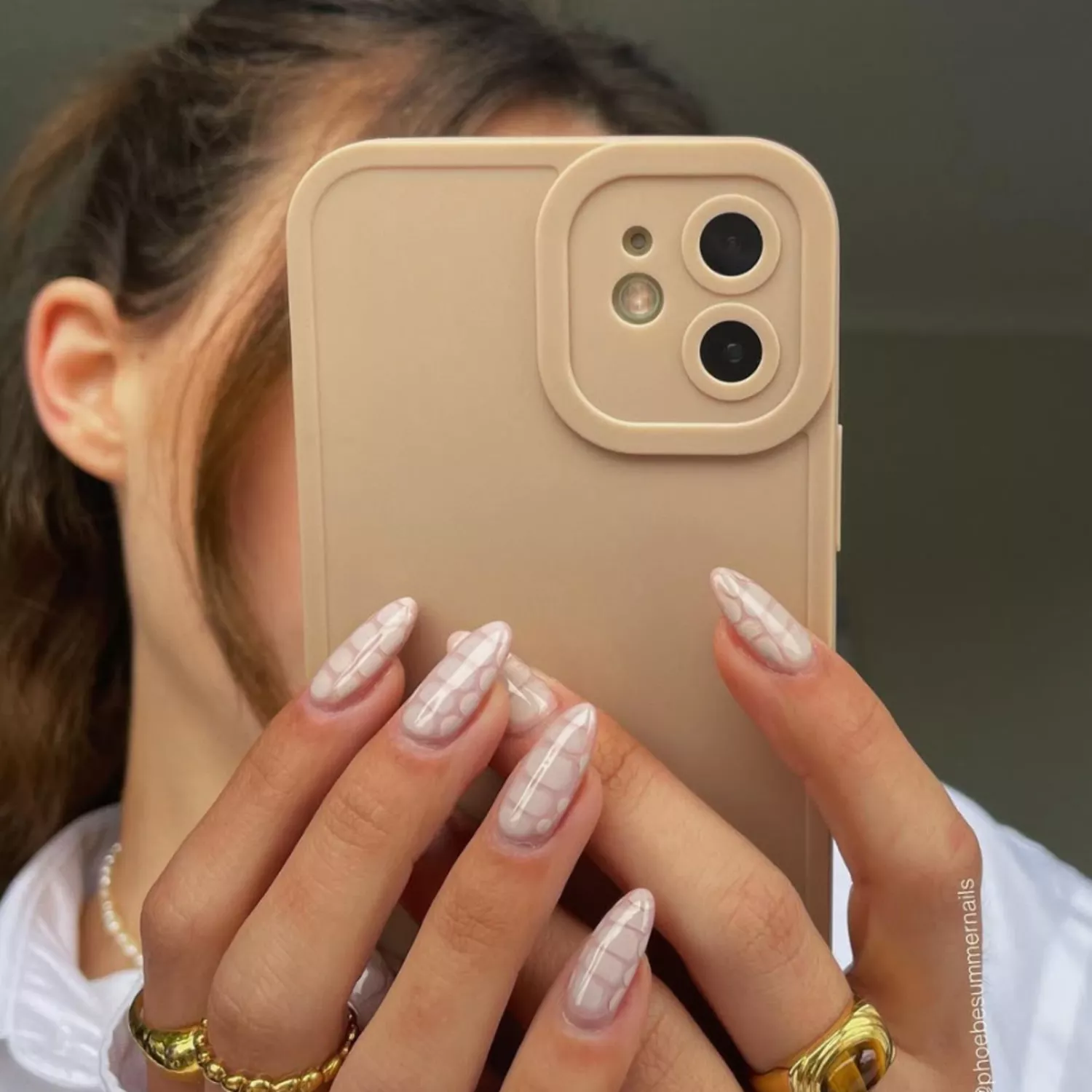 Abstract Beige Scale Stiletto Nails Abstract Beige Scale Stiletto Nails — Baddie Winter Nails