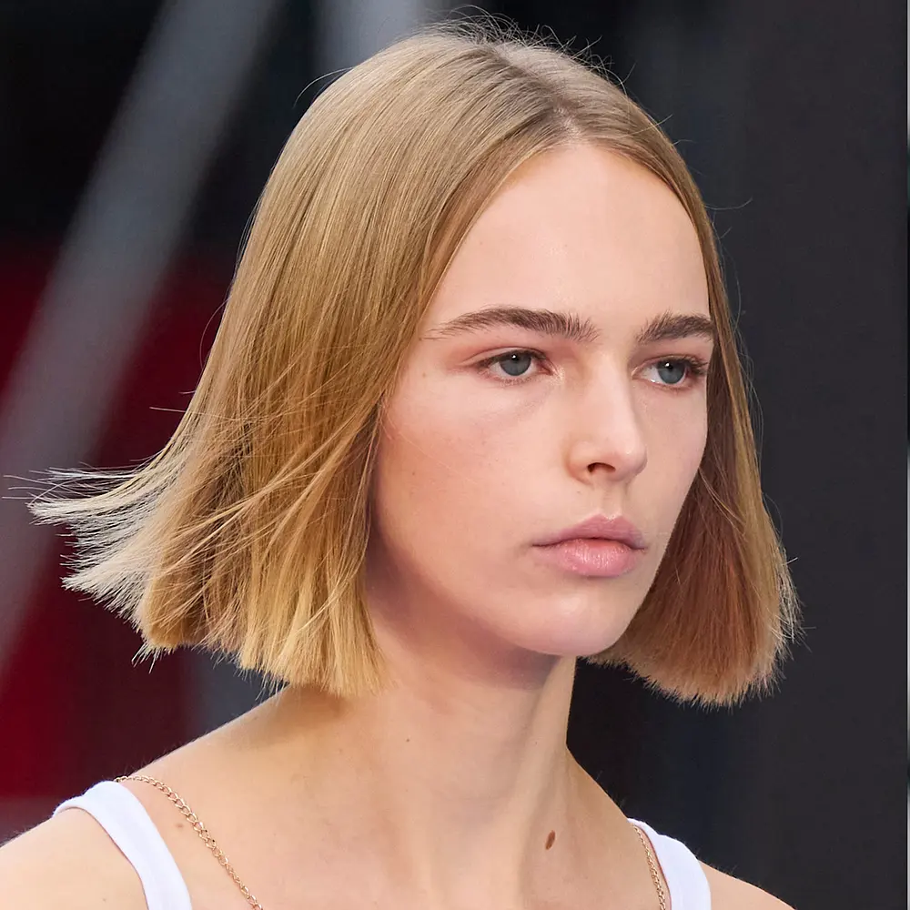 Mid-Back Waves With Face-Framing Pieces Mid-Back Waves With Face-Framing Pieces — Winter Hairstyles for Thick Hair