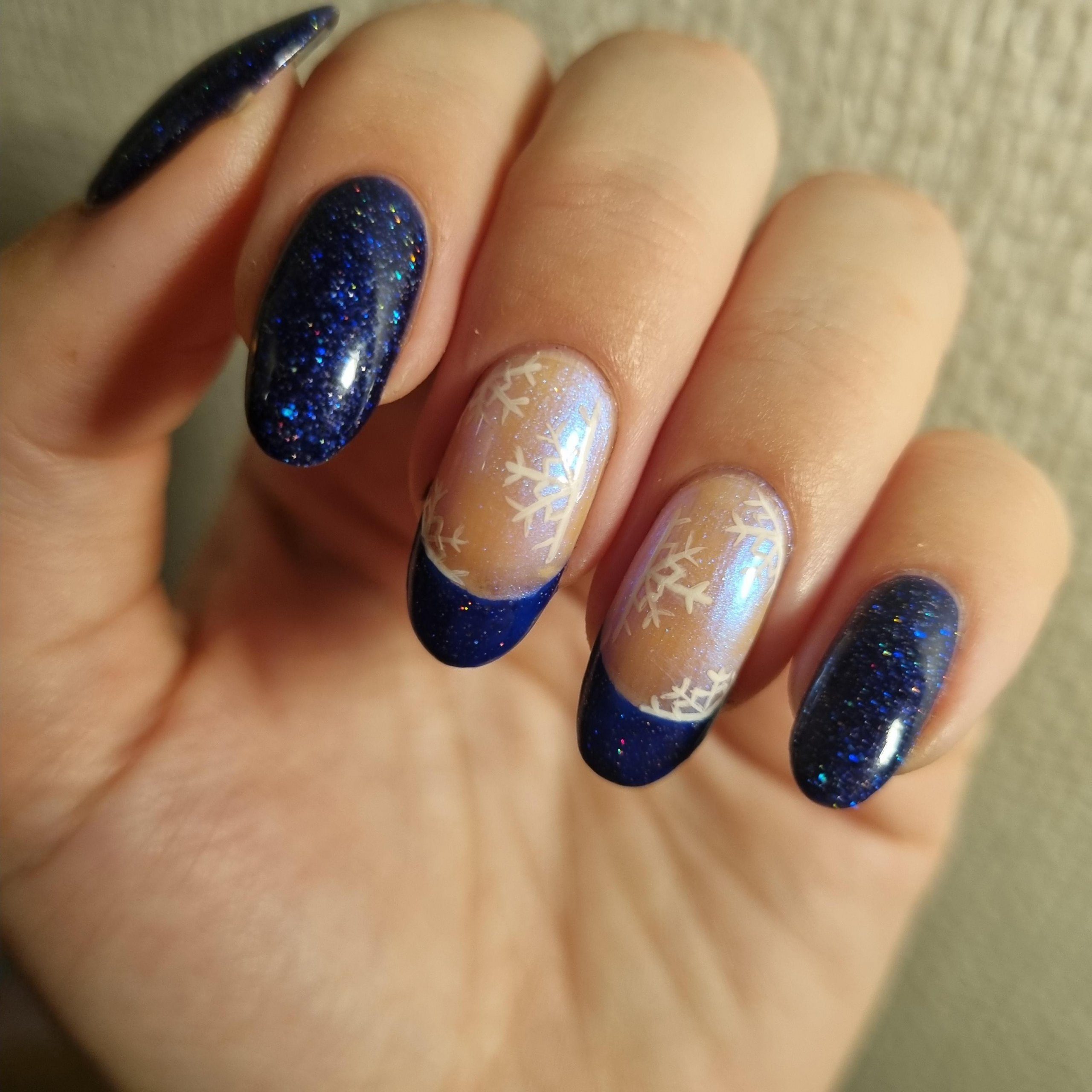 Dark Blue Glitter with Iridescent French Tips Dark Blue Glitter with Iridescent French Tips — Winter Nail Art Simple
