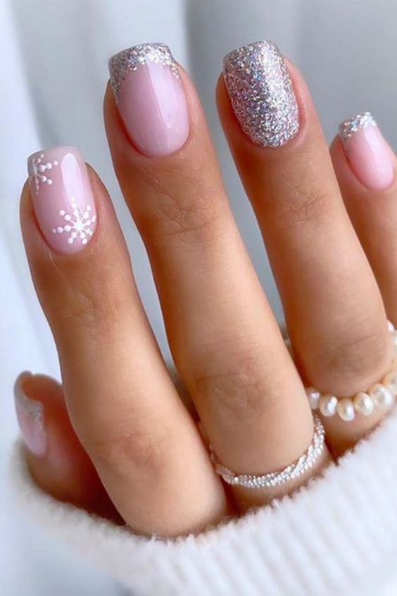 Pale Pink Glitter Snowflake Decal Square Nails Pale Pink Glitter Snowflake Decal Square Nails — Christmas Square Nails 2026