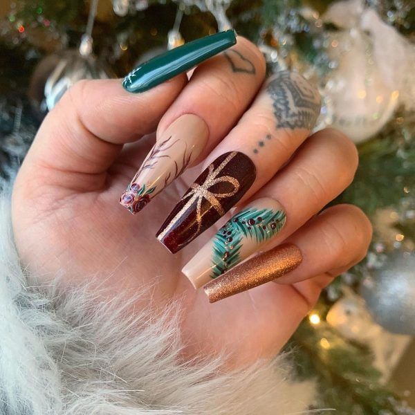 Detailed Hand-Painted Art Clean Lines Visual Idea Detailed Hand-Painted Art Clean Lines Visual Idea — Short Christmas Coffin Nails 2026