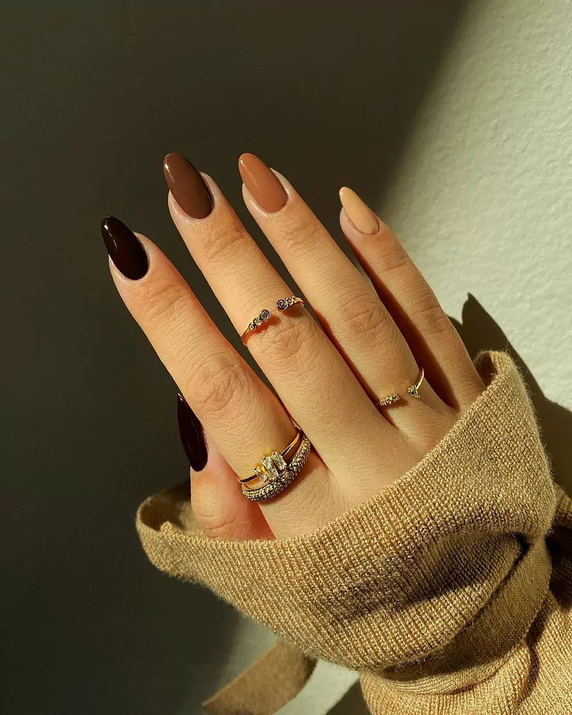 Medium Almond Brown Gradient Nails Medium Almond Brown Gradient Nails — Fall to Winter Nails