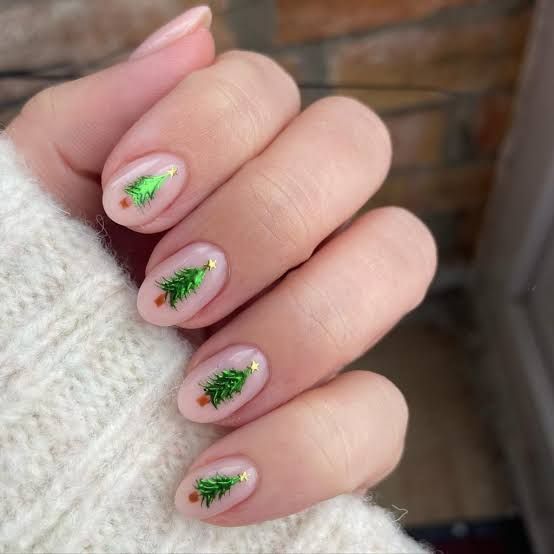 Tiny Green Christmas Tree Short Oval Nails Tiny Green Christmas Tree Short Oval Nails — Cute Christmas Nails 2026