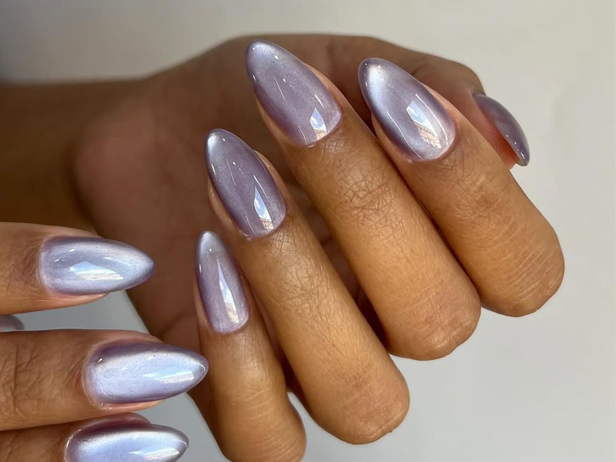 Cat-Eye Glossy Visual Idea Cat-Eye Glossy Visual Idea — Winter Date Night Nails