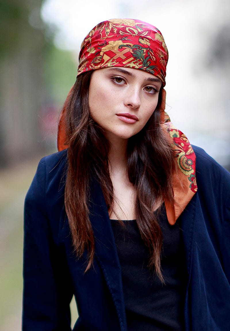 Wavy Dark Brown Hair with Silk Scarf Wavy Dark Brown Hair with Silk Scarf — Winter Hairstyles with Scarf