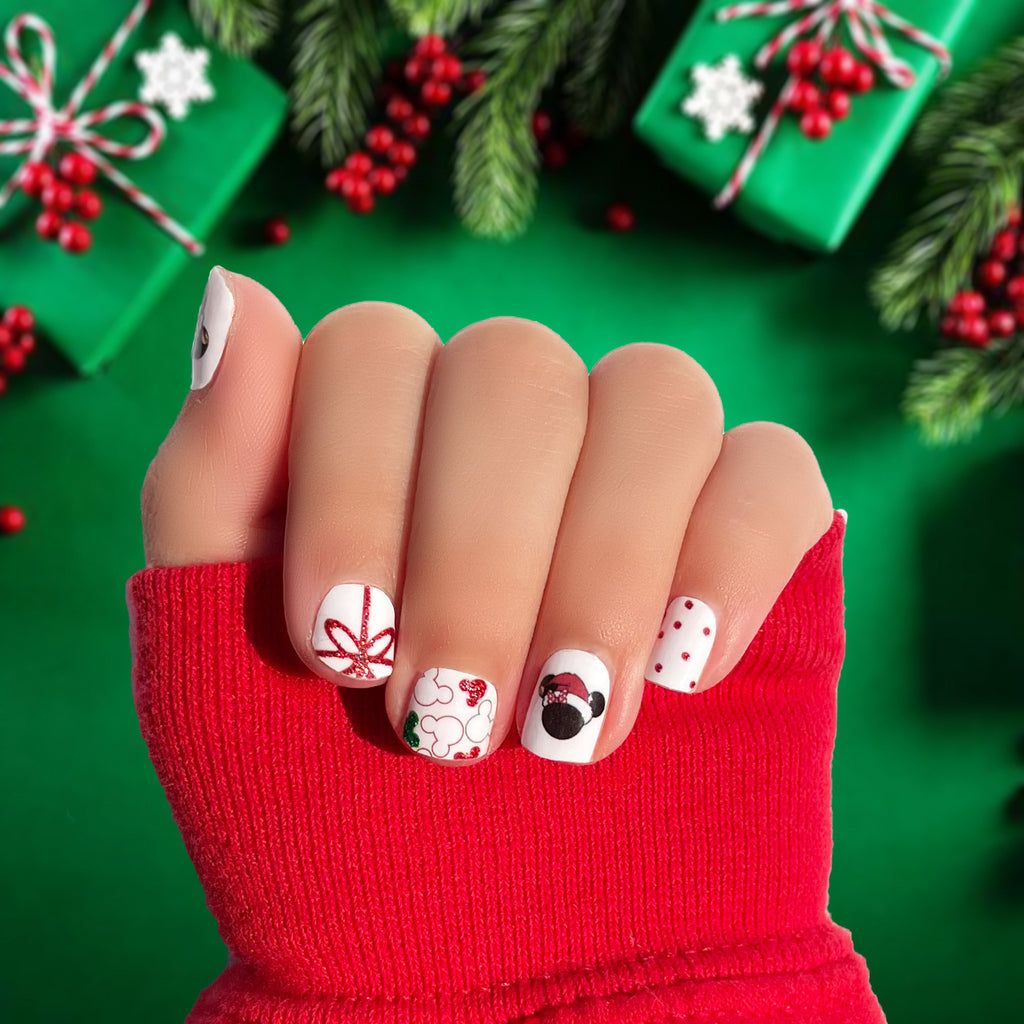 Red Bow and Gingerbread Man Nails Red Bow and Gingerbread Man Nails — Christmas Nails for Kids 2026