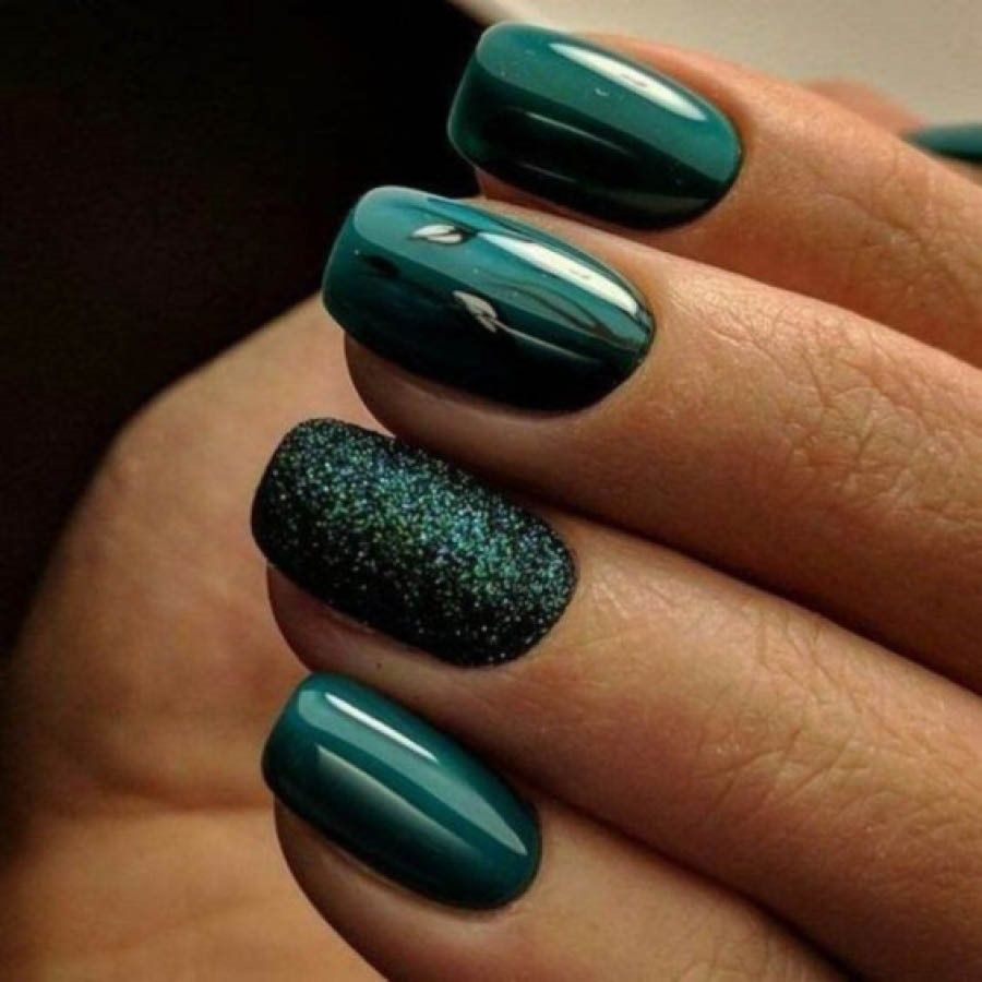 Winter Visual Idea Winter Visual Idea — Christmas Nail Colors 2026