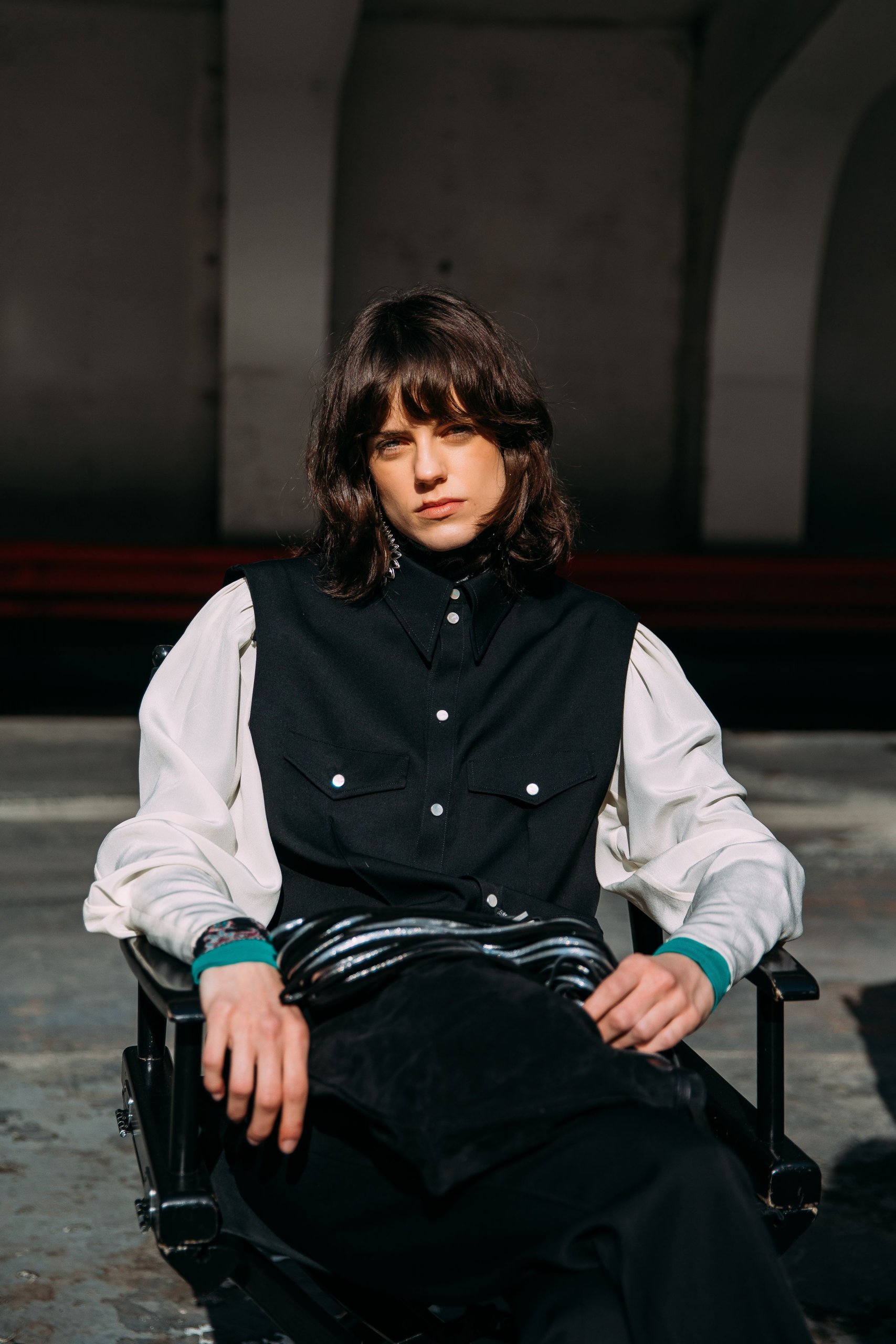 Dark Brown Collarbone Waves With Textured Curtain Bangs Dark Brown Collarbone Waves With Textured Curtain Bangs — Winter Haircuts with Bangs