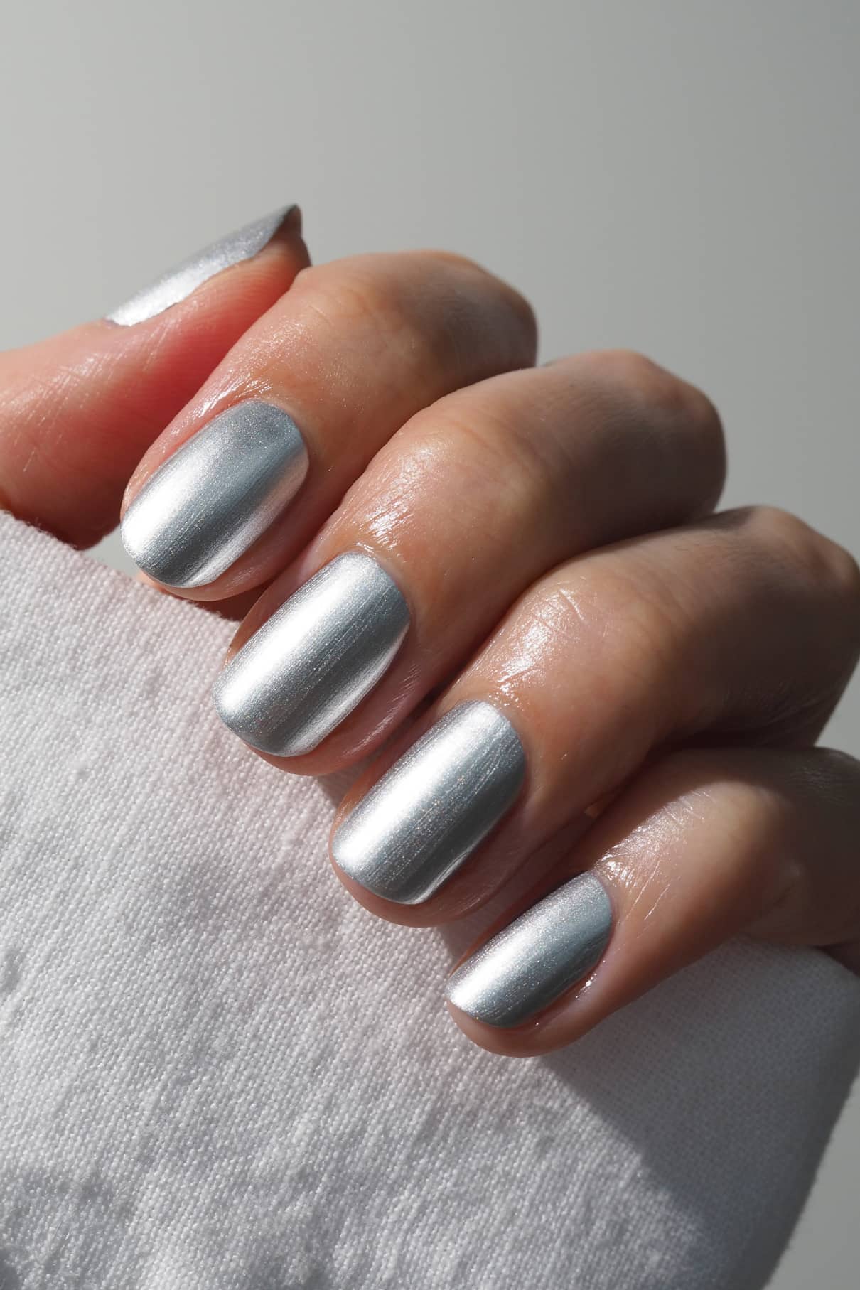 Modern Square Chrome Nails Modern Square Chrome Nails — Silver Chrome Nails