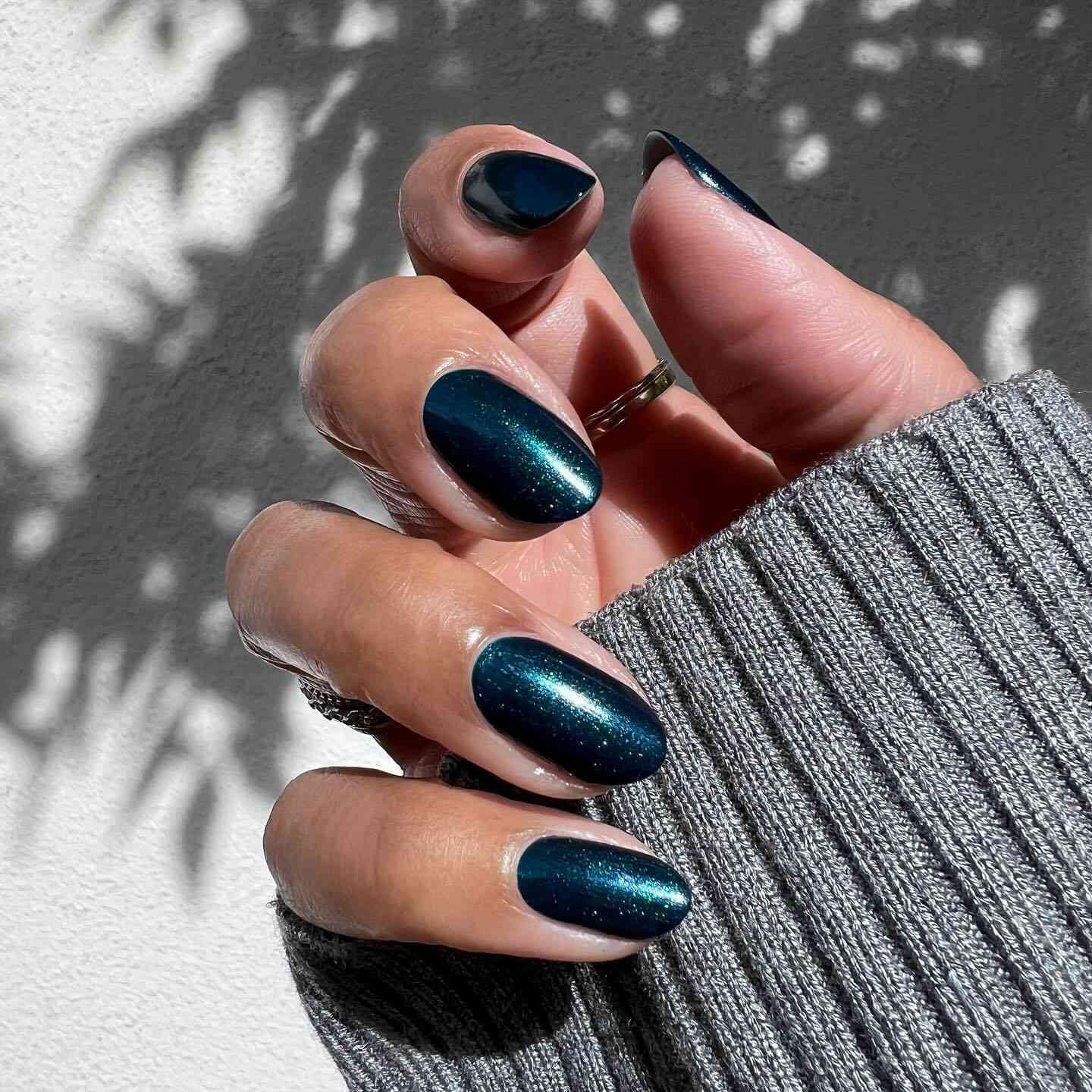 Deep Teal with Green Undertones Deep Teal with Green Undertones — Winter Nail Trends