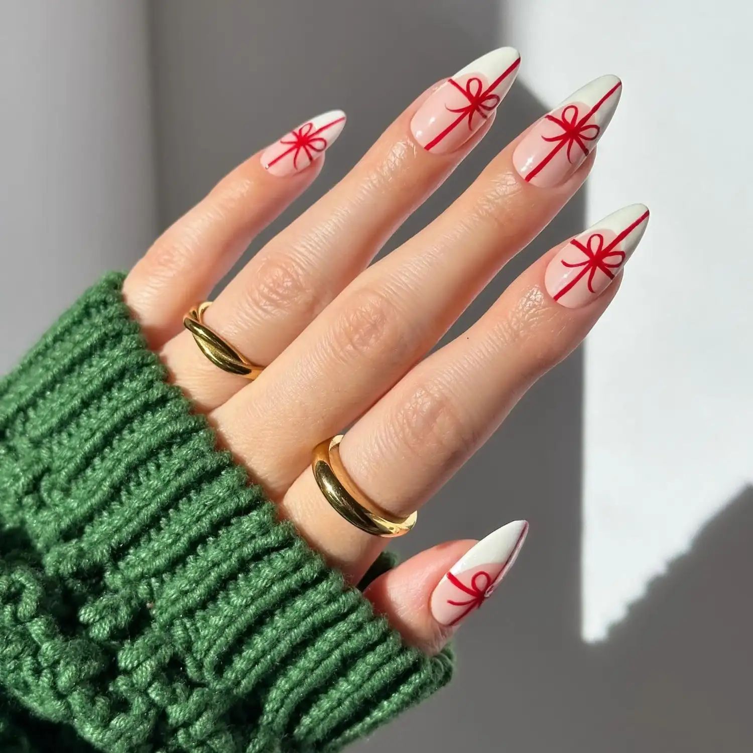 Visual Idea Visual Idea — Red Christmas Nails 2026