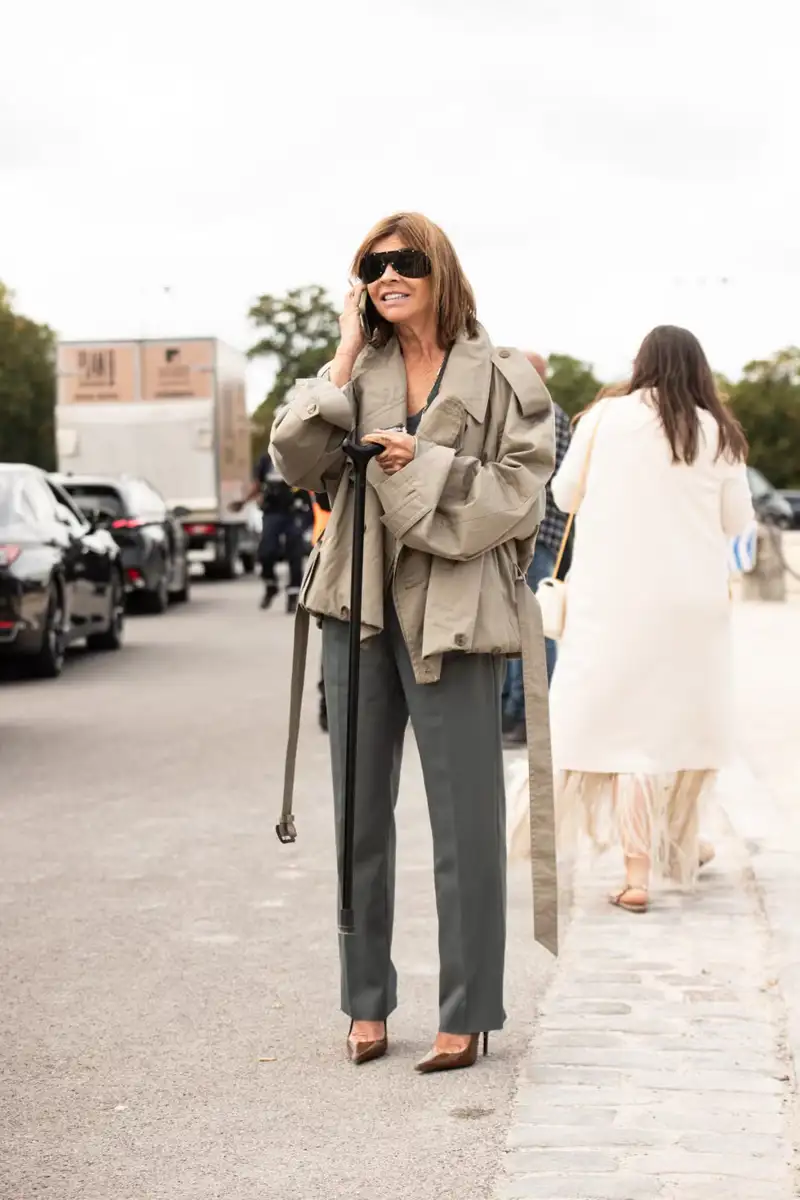 Modern Utility: Khaki Trench with Grey Wide-Leg Trousers — Fall to Winter Outfits