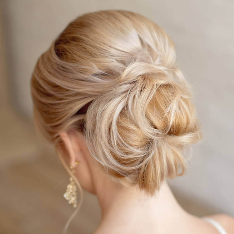 Textured Ash Blonde Low Bun Textured Ash Blonde Low Bun — Cute Winter Hairstyles