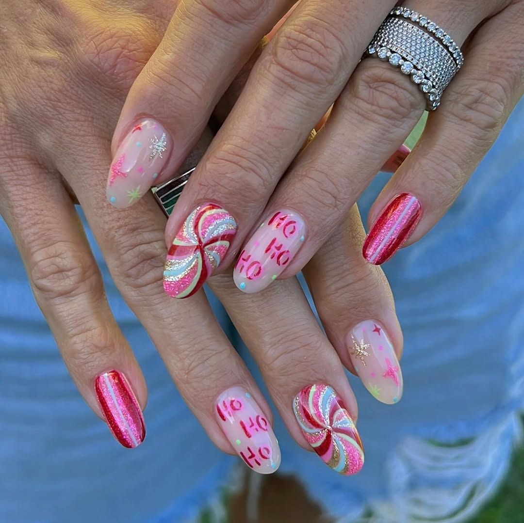 Glossy With Glitter Visual Idea Glossy With Glitter Visual Idea — Christmas Oval Nails 2026
