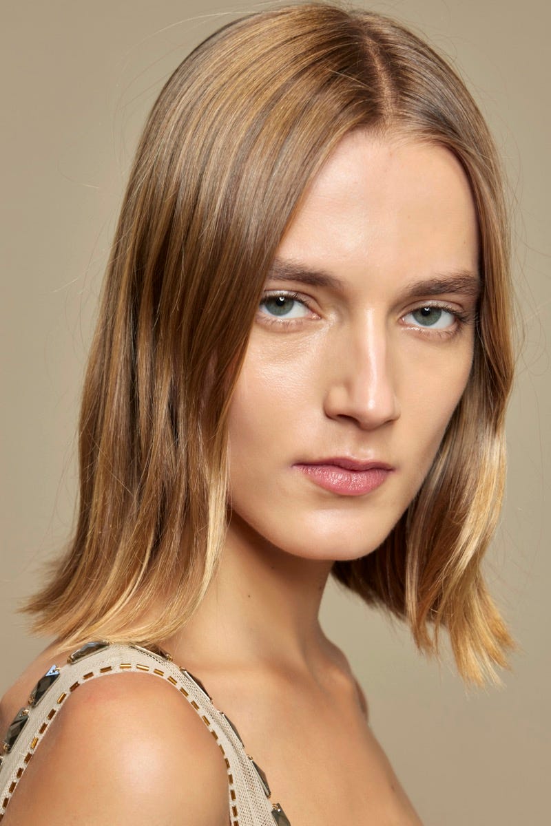 Sleek Medium Blonde Lob With Slight Bend Sleek Medium Blonde Lob With Slight Bend — Winter Lob Haircuts