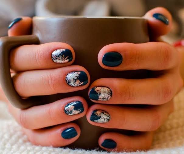 Glossy Visual Idea Glossy Visual Idea — Winter Date Night Nails