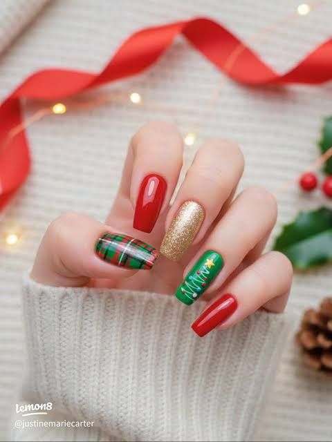 Visual Idea Visual Idea — Christmas Nail Art 2026