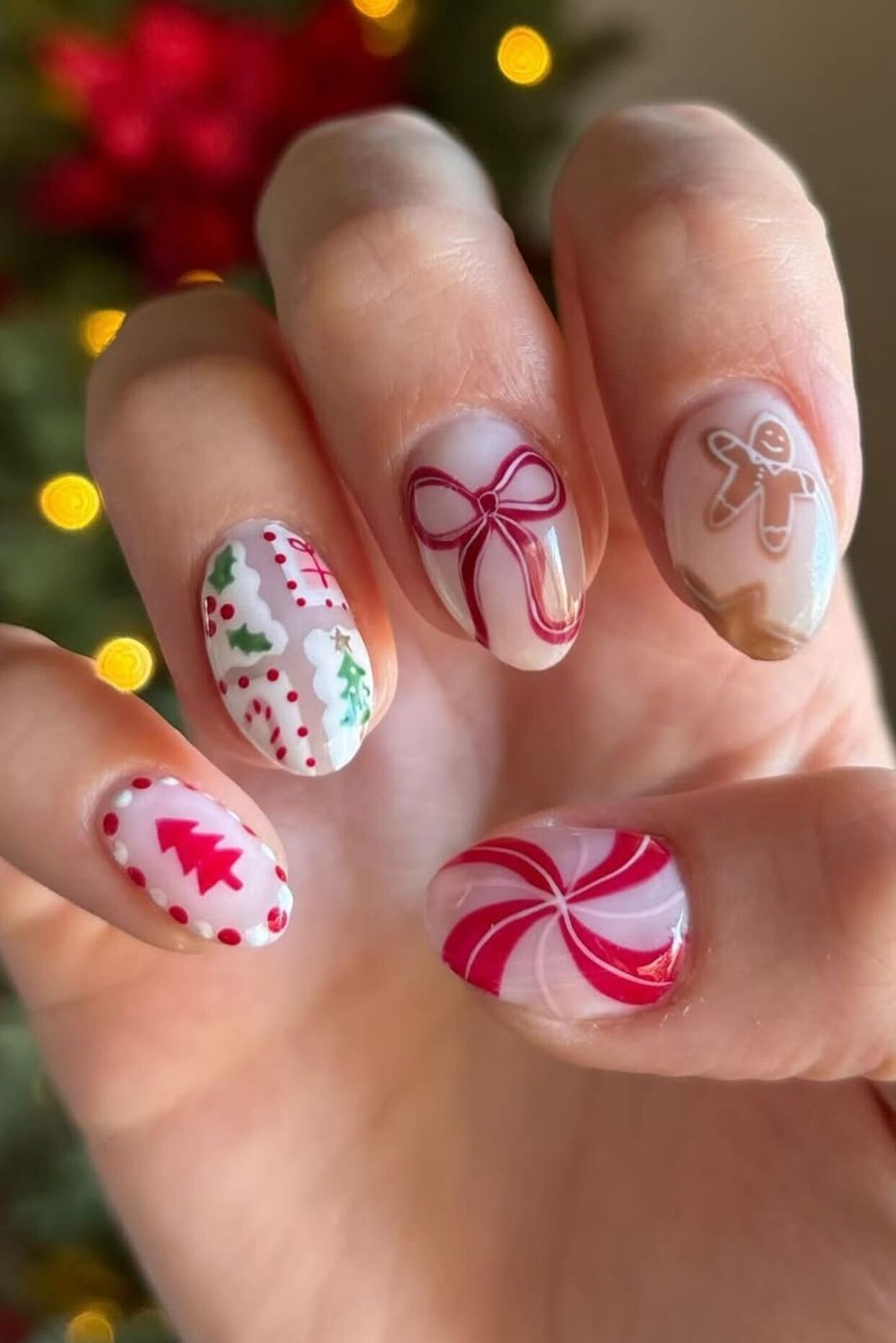 Glossy Visual Idea Glossy Visual Idea — Cute Christmas Nails 2026