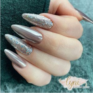 Deep Red Glitter V-French Deep Red Glitter V-French — Sparkly Winter Nails
