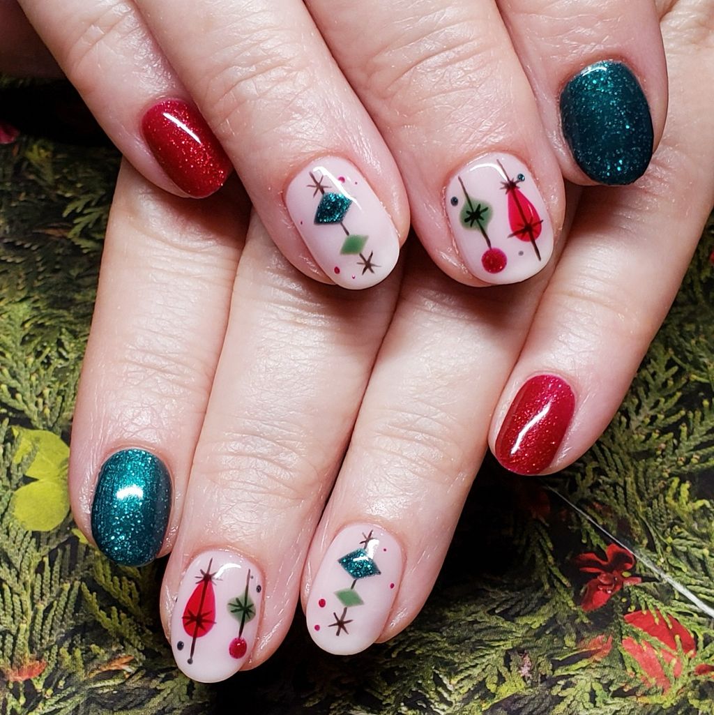 Glitter Red Green Retro Ornaments Glitter Red Green Retro Ornaments — Easy Christmas Nails 2026