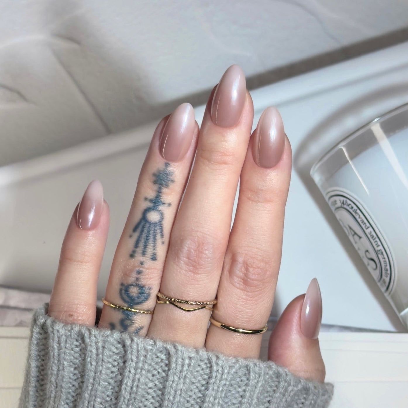 Nude to Pale Pink Shimmer Gradient Nude to Pale Pink Shimmer Gradient — Medium Winter Almond Nails