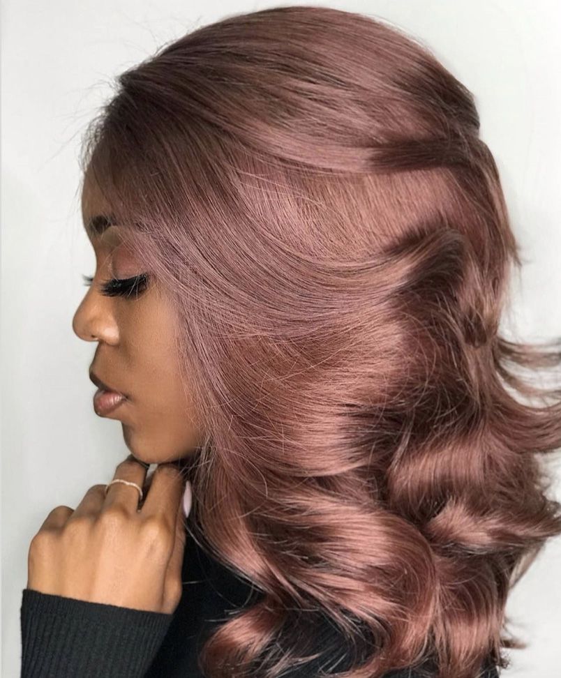 Shoulder-Length Copper Red With Golden Highlights Shoulder-Length Copper Red With Golden Highlights — Fall to Winter Hair Colors