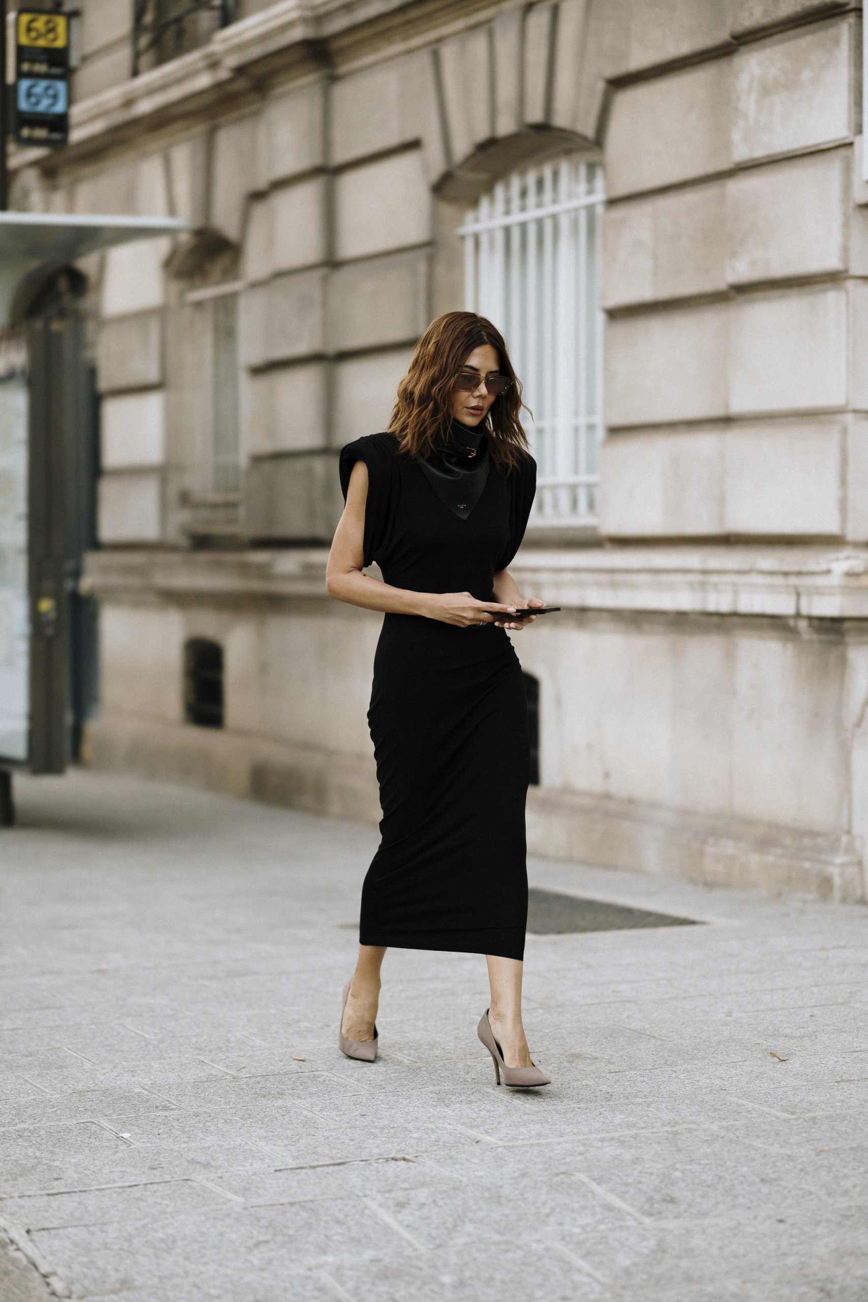 Elegant Black: Fitted Midi Dress with Structured Shoulders — Fall to Winter Outfits