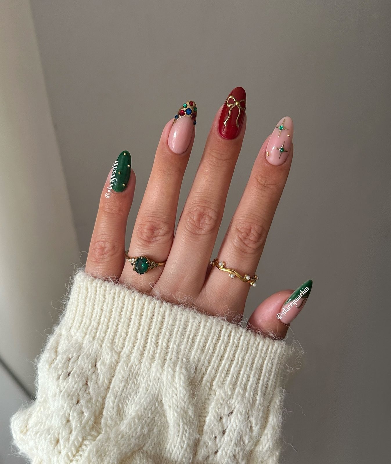 Pale Pink and Forest Green Bow Nails Pale Pink and Forest Green Bow Nails — Christmas Gel Nails 2026
