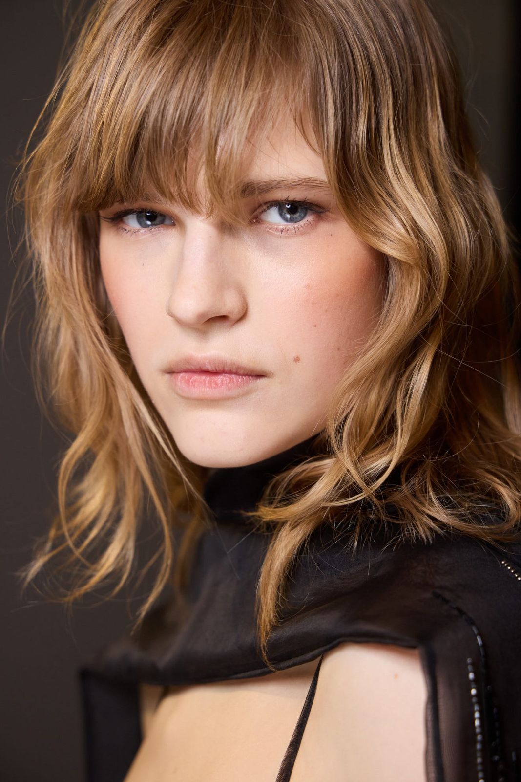 Collarbone Visual Idea Collarbone Visual Idea — Winter Haircuts for Wavy Hair