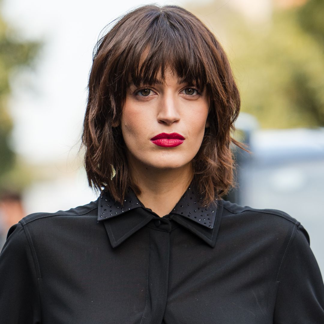 Shoulder Shag With Blunt Bangs Shoulder Shag With Blunt Bangs — Winter Haircuts for Women