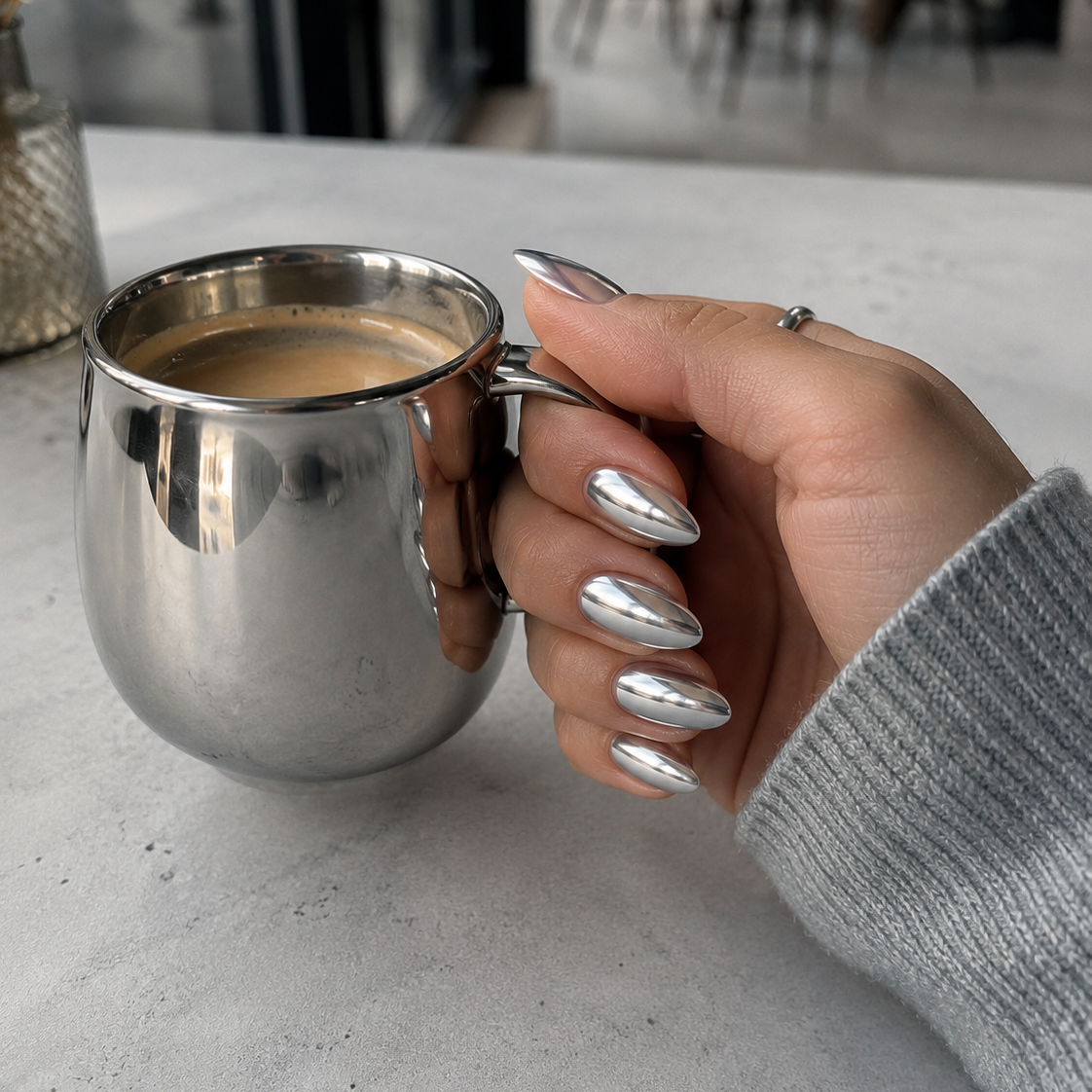 Reflective Silver Chrome Almond Nails Reflective Silver Chrome Almond Nails — Silver Chrome Nails