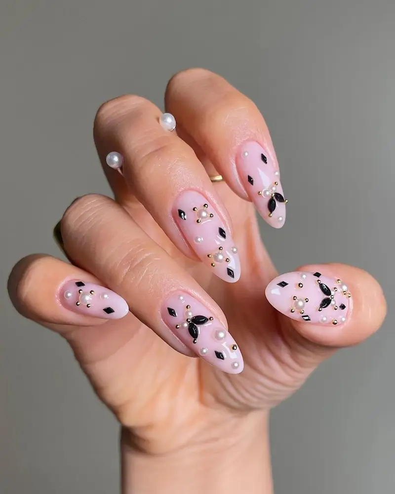 Medium Stiletto Pearl and Pearl Embellished Nails Medium Stiletto Pearl and Pearl Embellished Nails — Fall to Winter Nails
