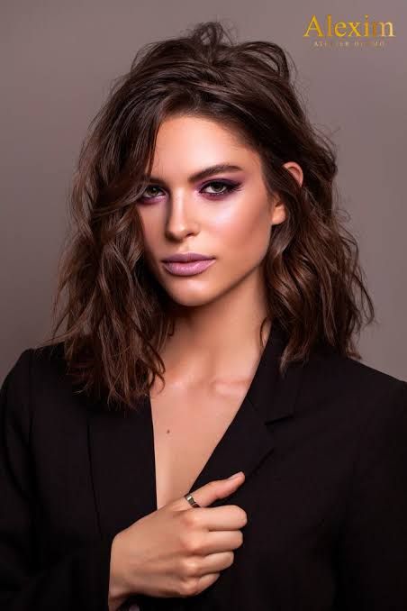 Dark Brown With Subtle Highlights Visual Idea Dark Brown With Subtle Highlights Visual Idea — Winter Haircuts for Wavy Hair