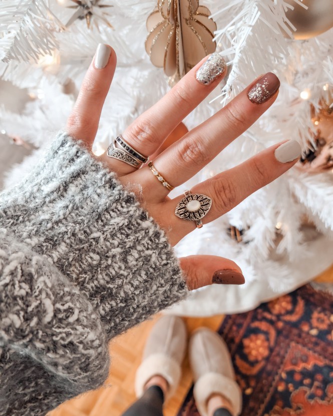 Glossy With Glitter Accents Visual Idea Glossy With Glitter Accents Visual Idea — Old Money Winter Nails