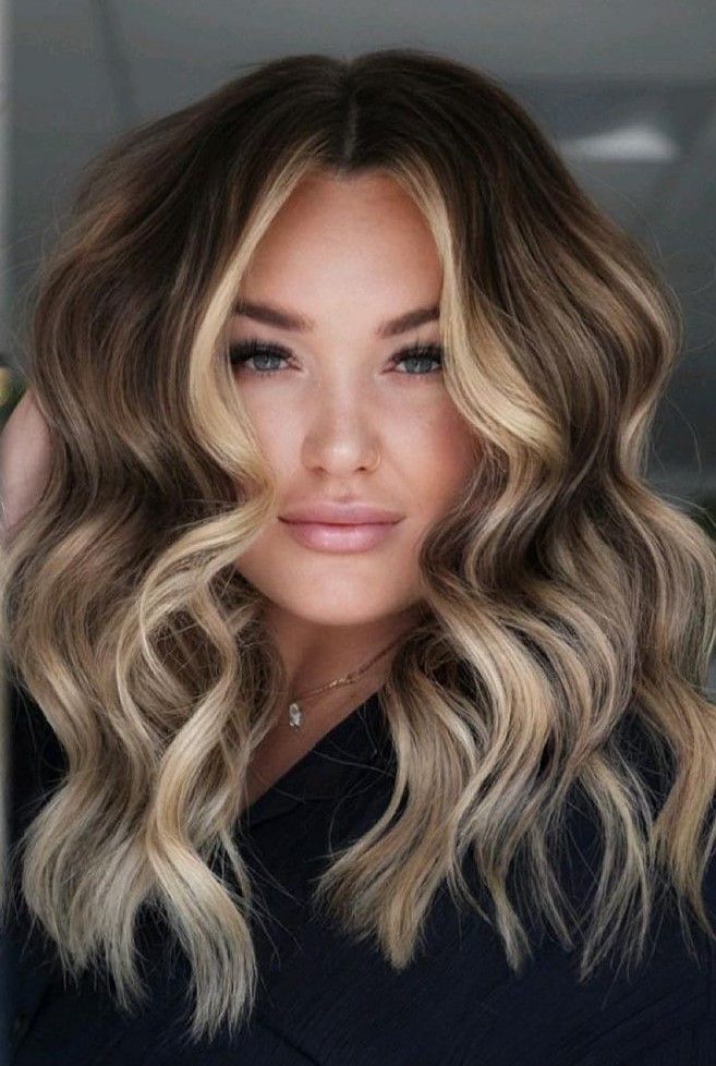Face-Framing Blonde Balayage on Dark Brown Face-Framing Blonde Balayage on Dark Brown — Reverse Balayage