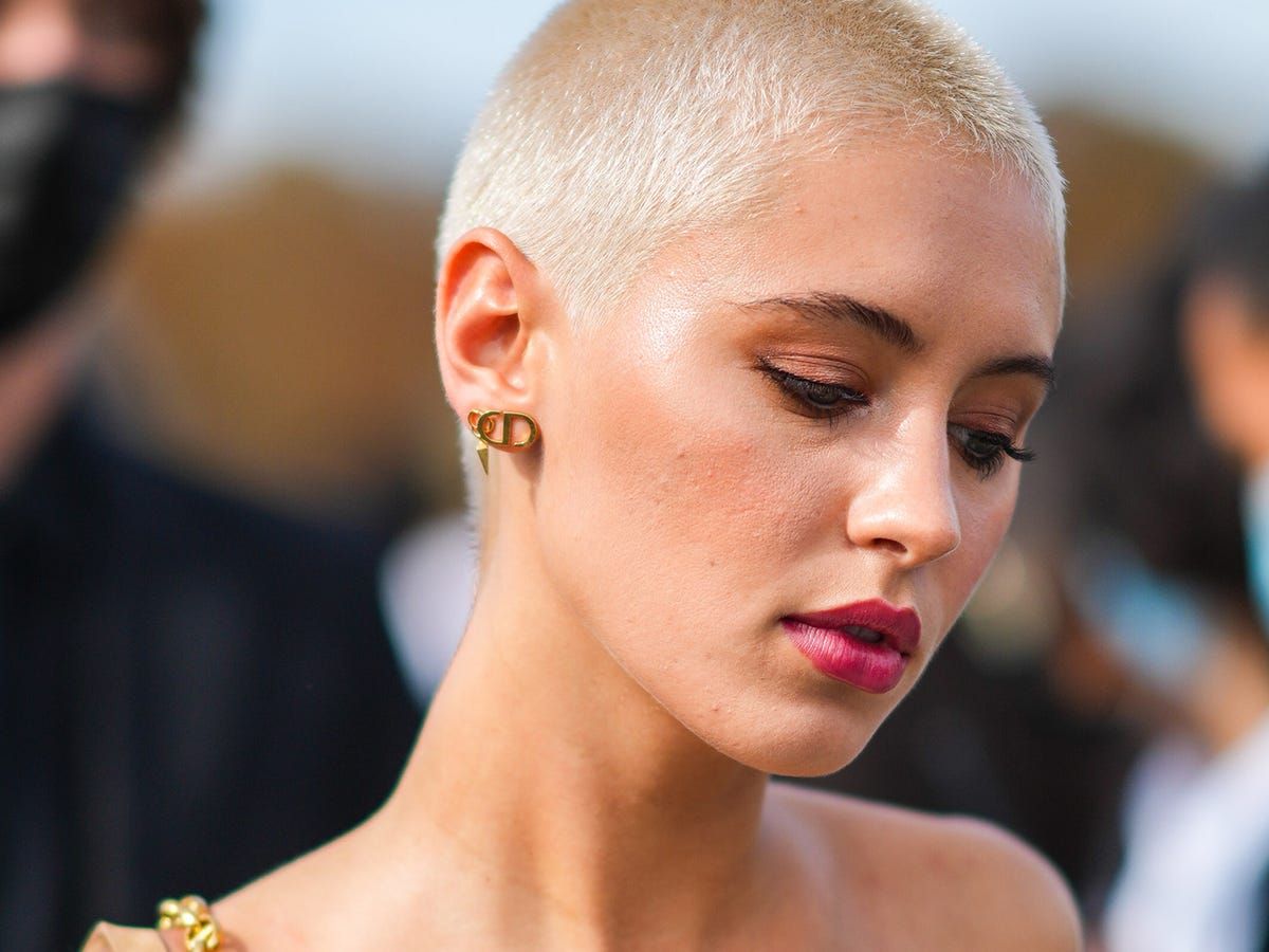 Buzz Cut Visual Idea — Winter Hair Colors for Short Hair