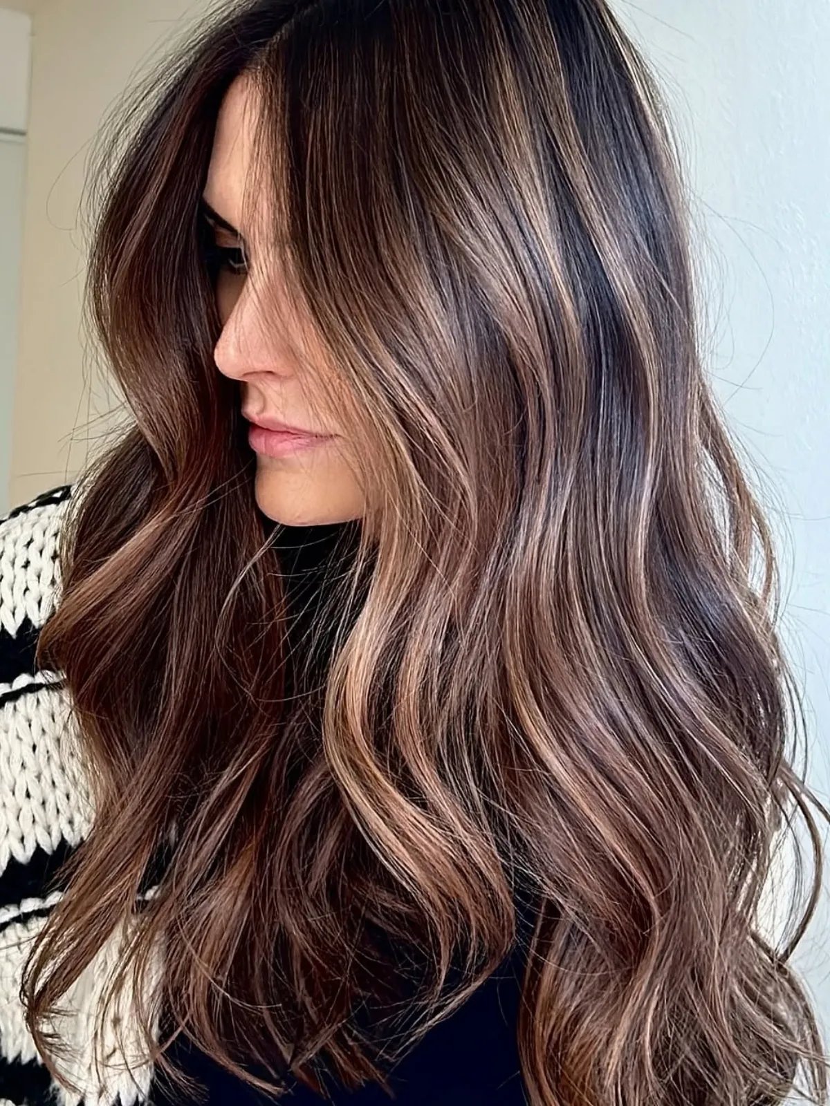 Medium Brown With Lighter Brown and Blonde Highlights Medium Brown With Lighter Brown and Blonde Highlights — Fall to Winter Hair Colors