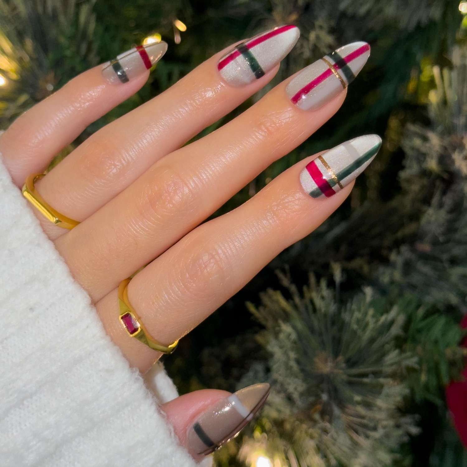 Plaid Stiletto Christmas Nails Plaid Stiletto Christmas Nails — Classy Christmas Nails 2026