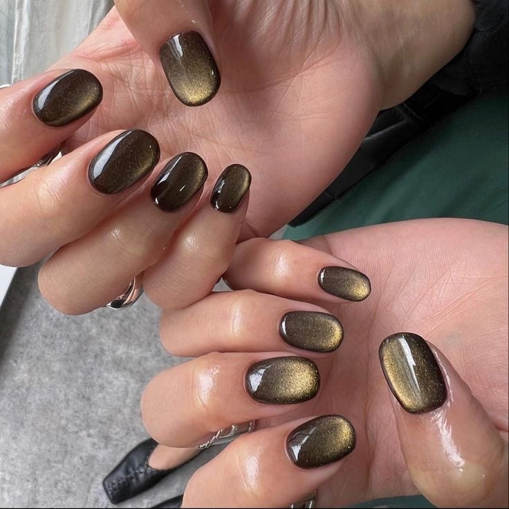 Nude French with Christmas Tree Oval Nails Nude French with Christmas Tree Oval Nails — Short Winter Oval Nails