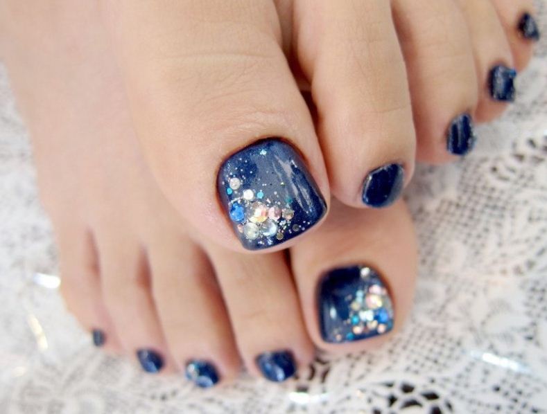 Deep Navy with Iridescent Sparkle Deep Navy with Iridescent Sparkle — Winter Toe Nails