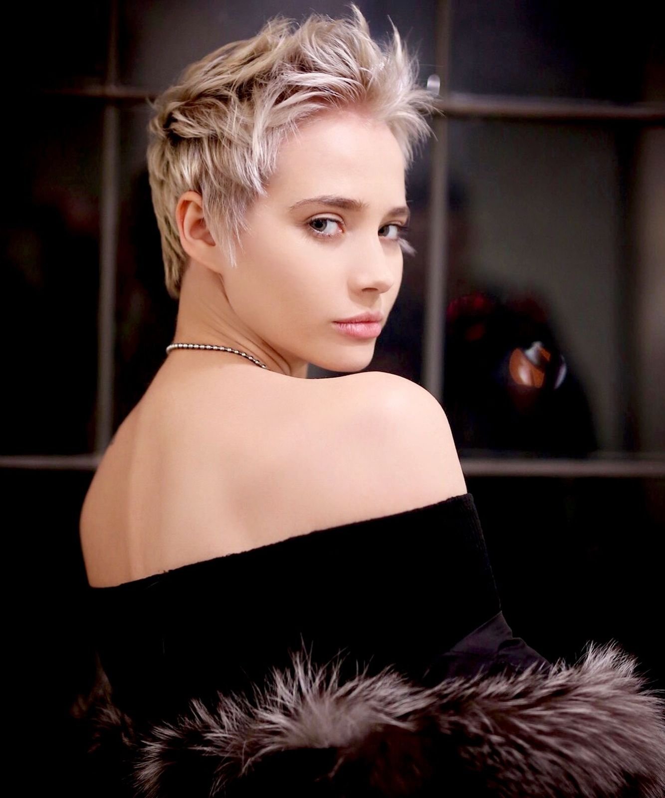 Short Pixie With Textured Bangs — Winter Haircuts for Square Faces