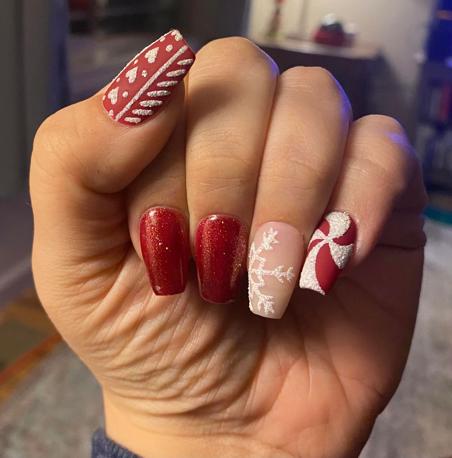 Red Glitter Snowflake Candy Cane Nails Red Glitter Snowflake Candy Cane Nails — Short Christmas Coffin Nails 2026