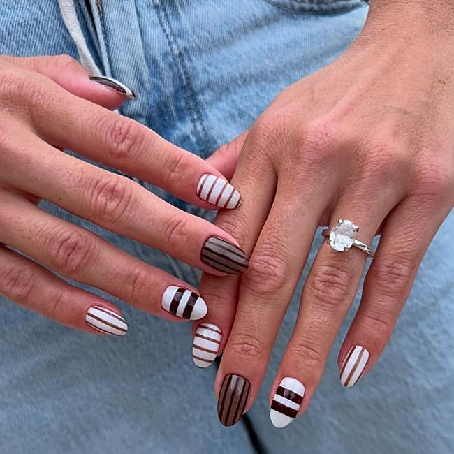Brown and White Stripe Mix Brown and White Stripe Mix — Winter Plaid Nails