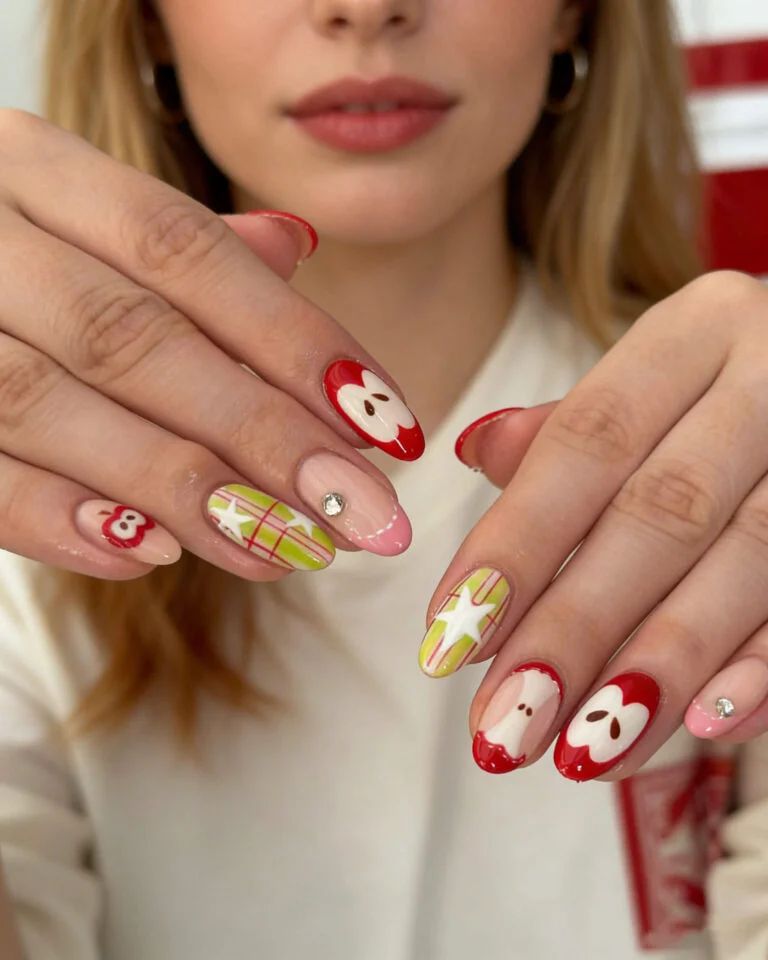 Clean Visual Idea Clean Visual Idea — Short Christmas Almond Nails 2026