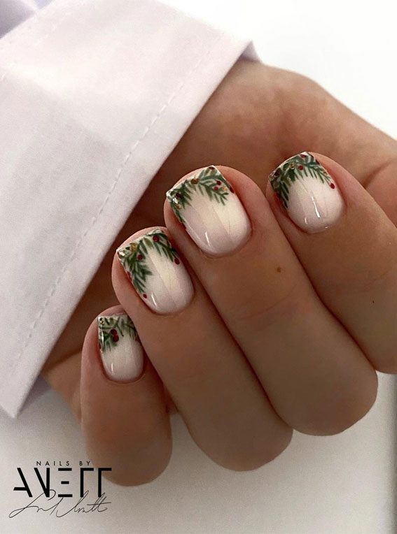 Short Square Christmas Foliage Berry Tips Short Square Christmas Foliage Berry Tips — Christmas Square Nails 2026
