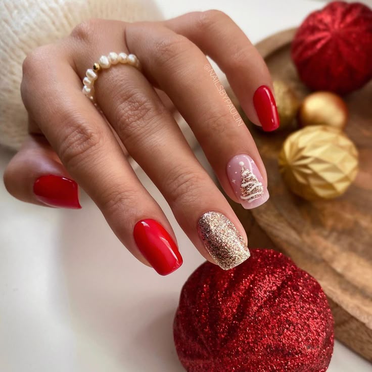 Holiday Visual Idea Holiday Visual Idea — Red and Gold Christmas Nails 2026