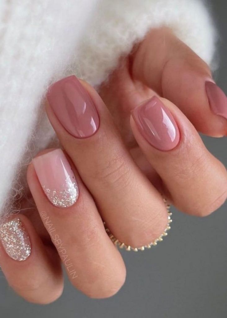 Deep Jewel Tone Glitter Oval Nails Deep Jewel Tone Glitter Oval Nails — Winter Party Nails